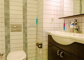 دوبلكس ارضية واسعة -4 غرف وصالة مفروشة -ضمن مجمع انيق -في محمودلار / الانيا 