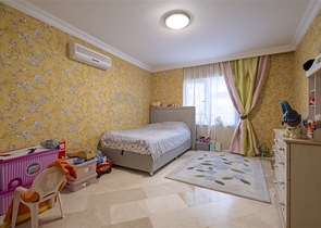 دوبلكس ارضية واسعة -4 غرف وصالة مفروشة -ضمن مجمع انيق -في محمودلار / الانيا 