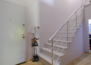 دوبلكس ارضية واسعة -4 غرف وصالة مفروشة -ضمن مجمع انيق -في محمودلار / الانيا 