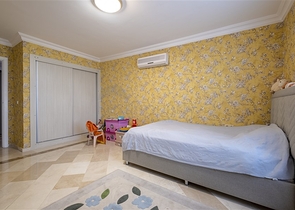 دوبلكس ارضية واسعة -4 غرف وصالة مفروشة -ضمن مجمع انيق -في محمودلار / الانيا 