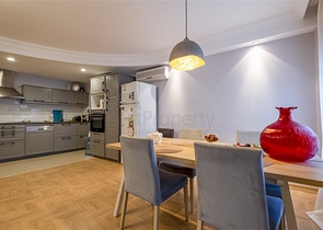 دوبلكس ارضية واسعة -4 غرف وصالة مفروشة -ضمن مجمع انيق -في محمودلار / الانيا 