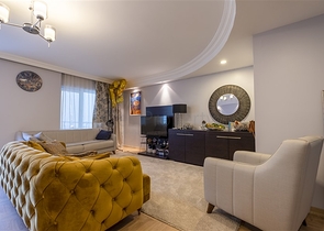 دوبلكس ارضية واسعة -4 غرف وصالة مفروشة -ضمن مجمع انيق -في محمودلار / الانيا 