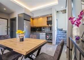 عقارات للبيع في اوبا - دوبلكس 2 غرفة وصالة -مفروشة -مجمع حديث -في اوبا / الانيا 