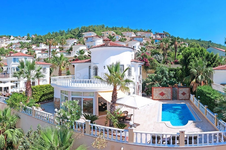 فلل للبيع في الانيا - مستقلة 3 غرف وصالة -في كارجيجاك / الانيا 