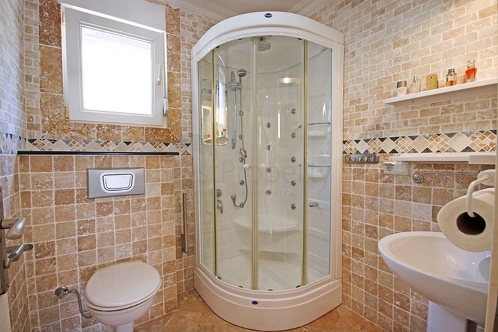 فلل للبيع في الانيا - مستقلة 3 غرف وصالة -في كارجيجاك / الانيا 