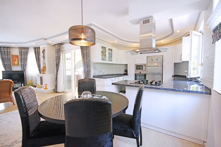 فلل للبيع في الانيا - مستقلة 3 غرف وصالة -في كارجيجاك / الانيا 