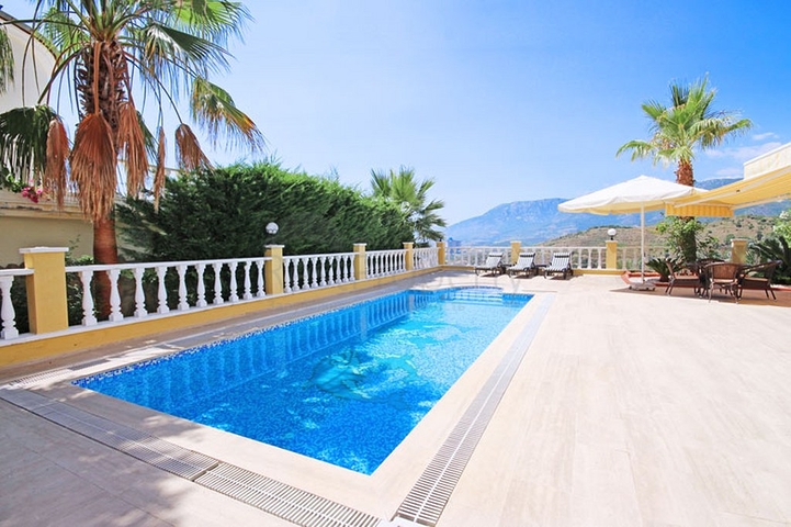 فلل للبيع في الانيا - مستقلة 3 غرف وصالة -في كارجيجاك / الانيا 