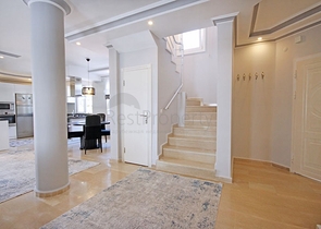 فلل للبيع في الانيا - مستقلة 3 غرف وصالة -في كارجيجاك / الانيا 