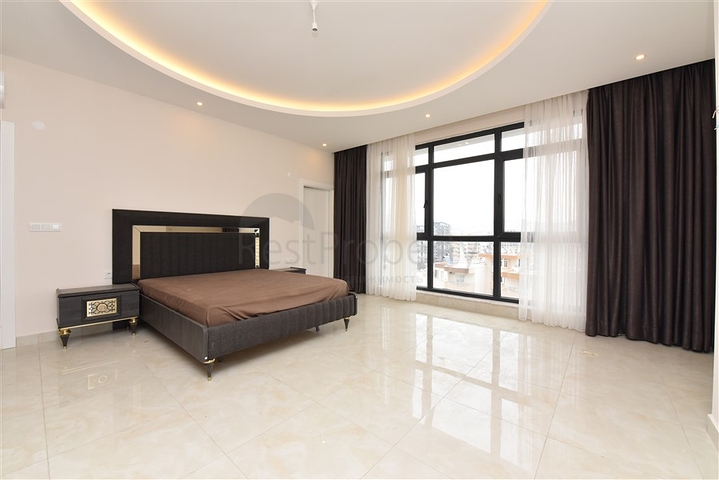 اطلالة بحر -دوبلكس فاخرة -في محمودلار/ الانيا 