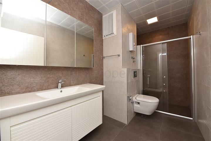 اطلالة بحر -دوبلكس فاخرة -في محمودلار/ الانيا 