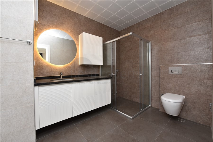 اطلالة بحر -دوبلكس فاخرة -في محمودلار/ الانيا 