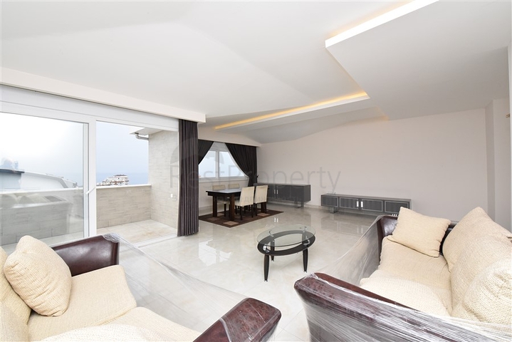 اطلالة بحر -دوبلكس فاخرة -في محمودلار/ الانيا 