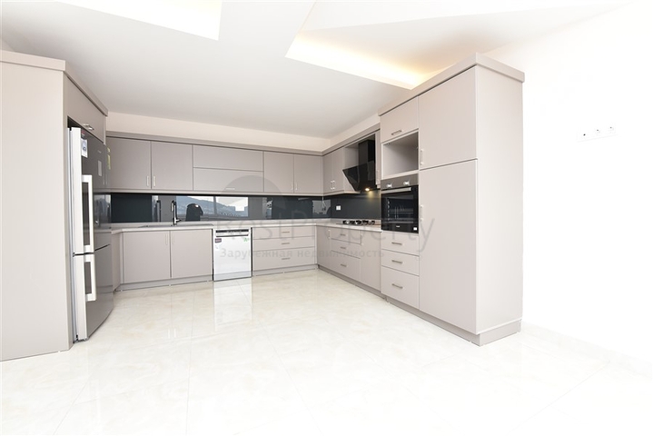 اطلالة بحر -دوبلكس فاخرة -في محمودلار/ الانيا 