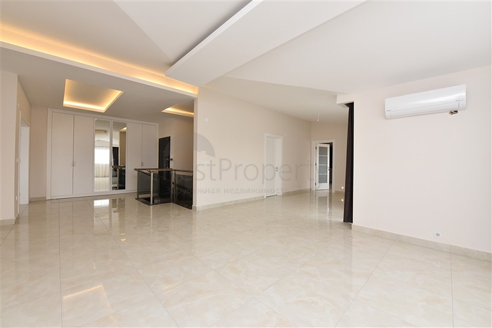 اطلالة بحر -دوبلكس فاخرة -في محمودلار/ الانيا 