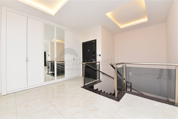 اطلالة بحر -دوبلكس فاخرة -في محمودلار/ الانيا 