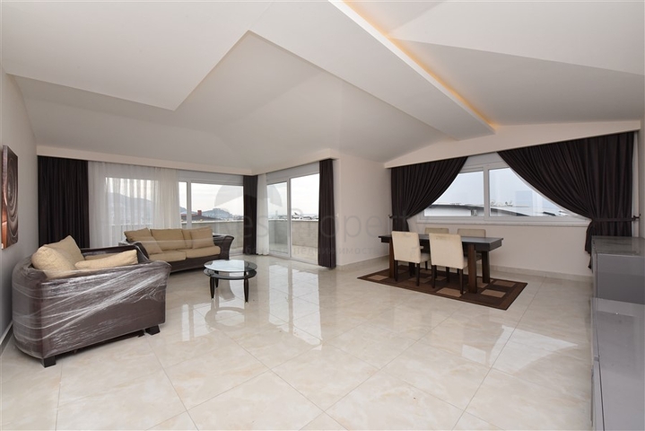 اطلالة بحر -دوبلكس فاخرة -في محمودلار/ الانيا 