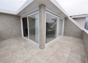 اطلالة بحر -دوبلكس فاخرة -في محمودلار/ الانيا 