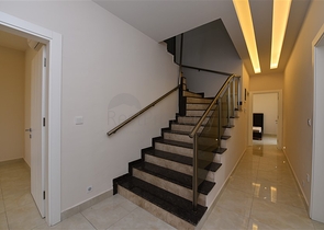 اطلالة بحر -دوبلكس فاخرة -في محمودلار/ الانيا 