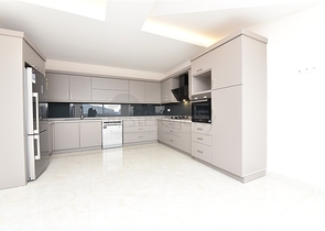 اطلالة بحر -دوبلكس فاخرة -في محمودلار/ الانيا 