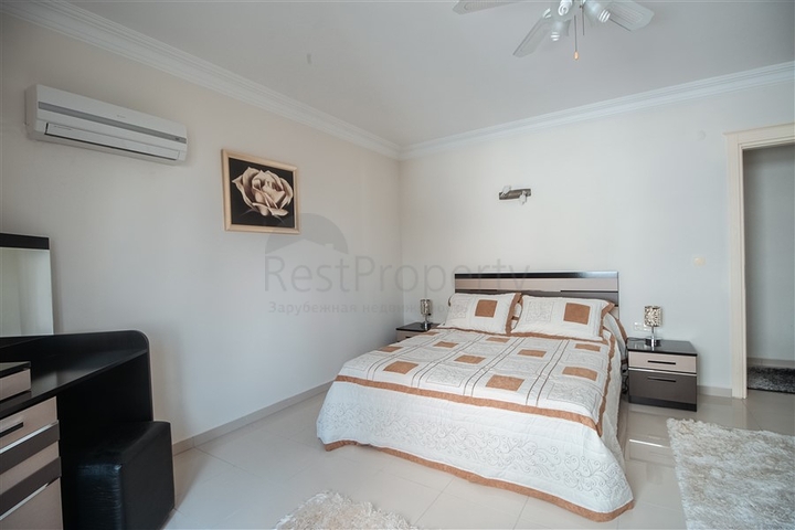 شقة عائلية واسعة -3 غرف وصالة -مجمع يضم خدمات -في محمودلار /الانيا 