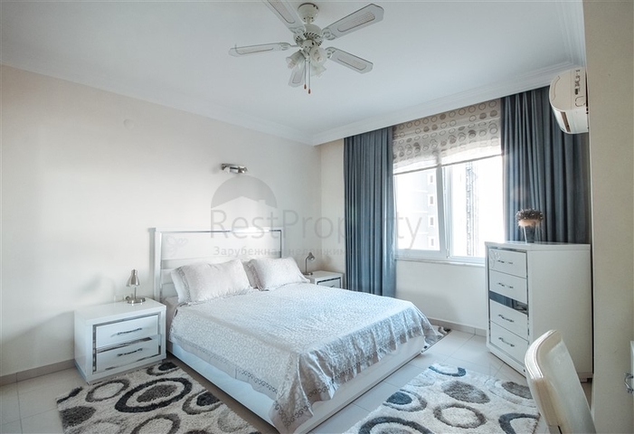 شقة عائلية واسعة -3 غرف وصالة -مجمع يضم خدمات -في محمودلار /الانيا 