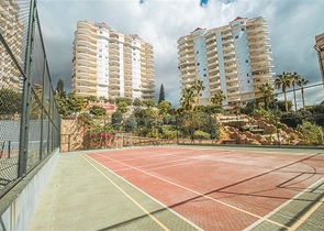 شقة عائلية واسعة -3 غرف وصالة -مجمع يضم خدمات -في محمودلار /الانيا 