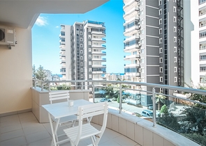 شقة عائلية واسعة -3 غرف وصالة -مجمع يضم خدمات -في محمودلار /الانيا 