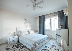 شقة عائلية واسعة -3 غرف وصالة -مجمع يضم خدمات -في محمودلار /الانيا 