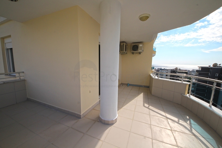 اطلالة بحر -شقة واسعة 3 غرف وصالة -ضمن مجمع مناسب للعطلات -في محمودلار / الانيا 