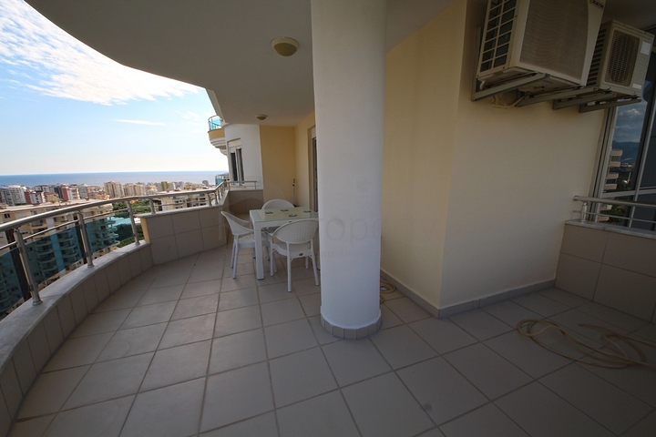 اطلالة بحر -شقة واسعة 3 غرف وصالة -ضمن مجمع مناسب للعطلات -في محمودلار / الانيا 