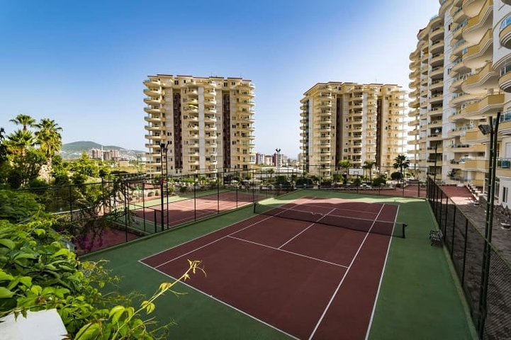 اطلالة بحر -شقة واسعة 3 غرف وصالة -ضمن مجمع مناسب للعطلات -في محمودلار / الانيا 