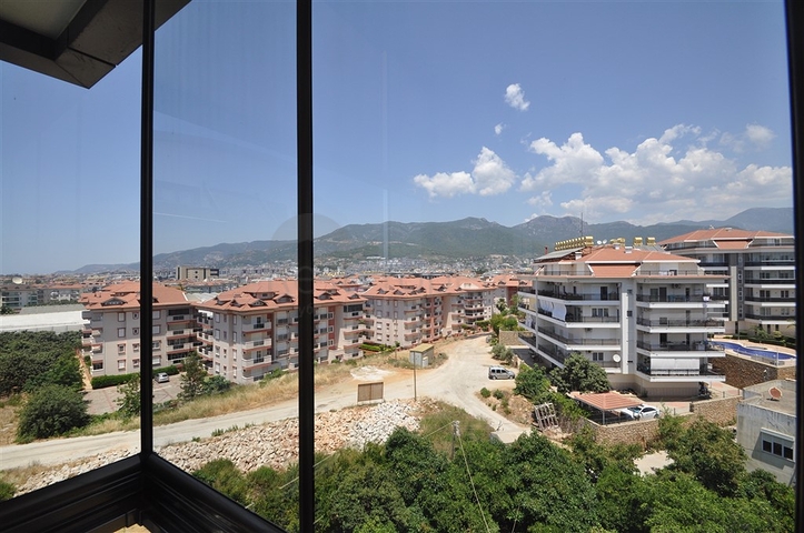 دوبلكس فاخرة -4 غرف وصالة -في اوبا / الانيا 