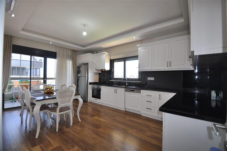 دوبلكس فاخرة -4 غرف وصالة -في اوبا / الانيا 