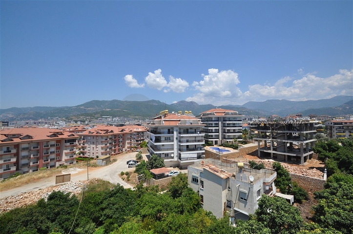 دوبلكس فاخرة -4 غرف وصالة -في اوبا / الانيا 