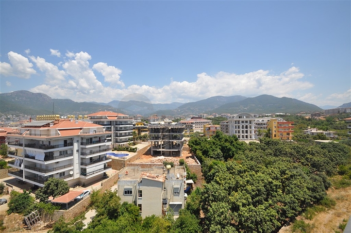 دوبلكس فاخرة -4 غرف وصالة -في اوبا / الانيا 