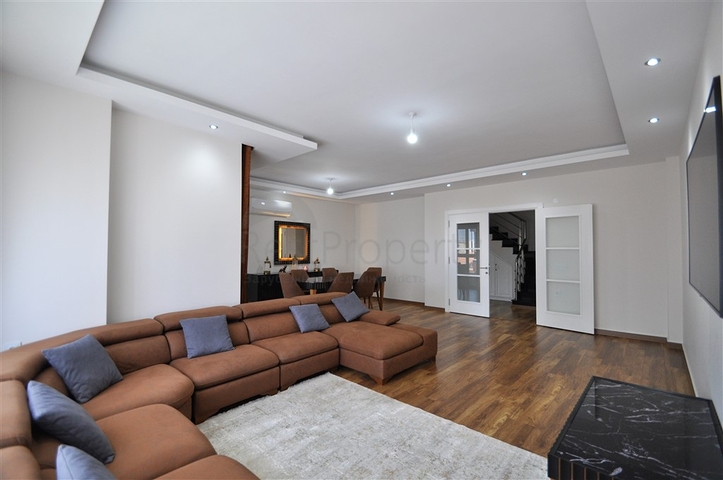 دوبلكس فاخرة -4 غرف وصالة -في اوبا / الانيا 