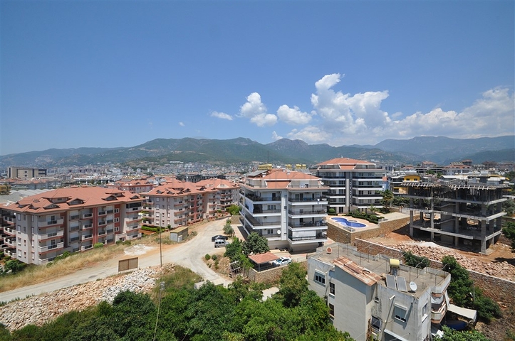 دوبلكس فاخرة -4 غرف وصالة -في اوبا / الانيا 