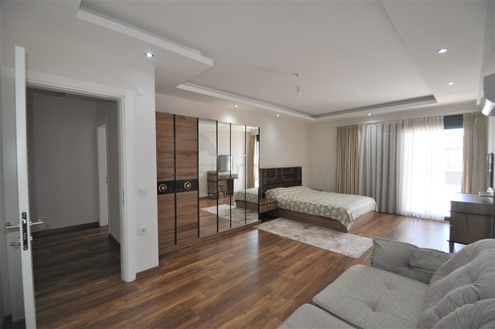 دوبلكس فاخرة -4 غرف وصالة -في اوبا / الانيا 