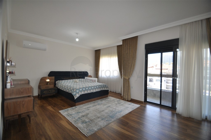 دوبلكس فاخرة -4 غرف وصالة -في اوبا / الانيا 