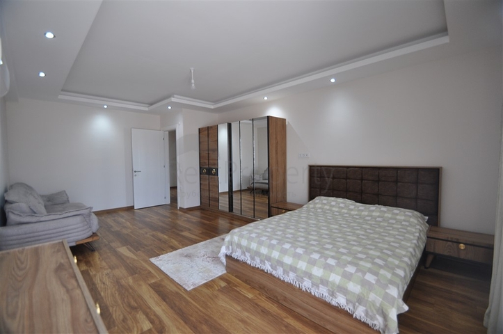 دوبلكس فاخرة -4 غرف وصالة -في اوبا / الانيا 