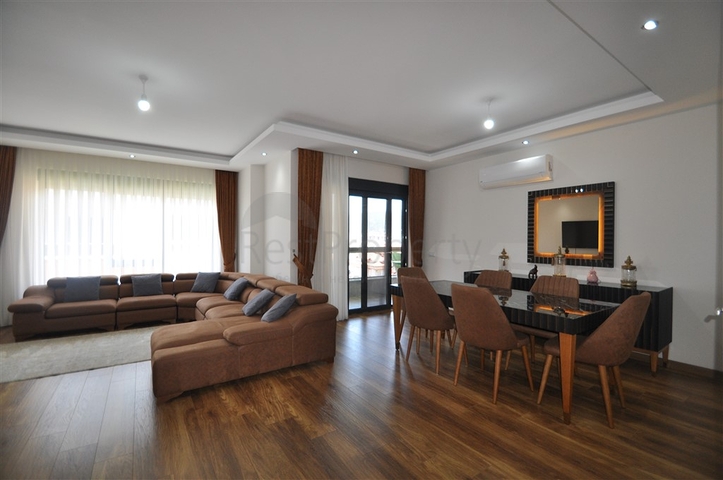 دوبلكس فاخرة -4 غرف وصالة -في اوبا / الانيا 