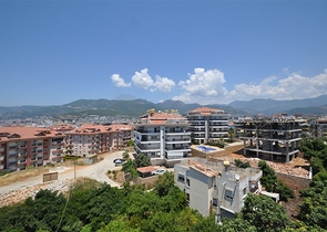 دوبلكس فاخرة -4 غرف وصالة -في اوبا / الانيا 