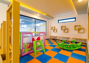 دوبلكس فاخرة -4 غرف وصالة -في اوبا / الانيا 