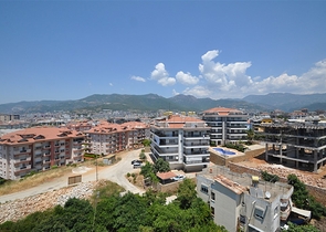 دوبلكس فاخرة -4 غرف وصالة -في اوبا / الانيا 