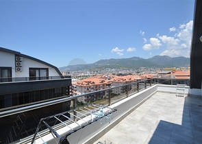 دوبلكس فاخرة -4 غرف وصالة -في اوبا / الانيا 