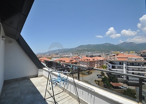 دوبلكس فاخرة -4 غرف وصالة -في اوبا / الانيا 