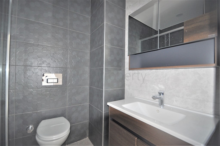 مجمع بخدمات 5 نجوم - شقة غرفة وصالة -في محمودلار/ الانيا 