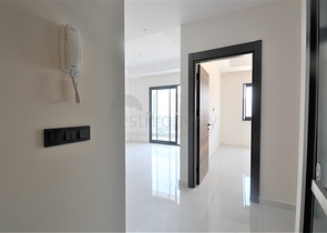 مجمع بخدمات 5 نجوم - شقة غرفة وصالة -في محمودلار/ الانيا 