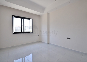 مجمع بخدمات 5 نجوم - شقة غرفة وصالة -في محمودلار/ الانيا 