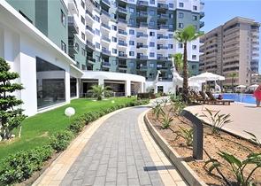 مجمع بخدمات 5 نجوم - شقة غرفة وصالة -في محمودلار/ الانيا 